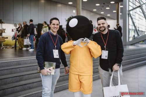 44__244-A7203449_DCE